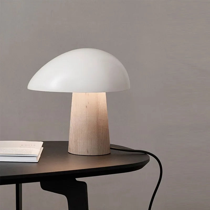 Carvallo – Minimalist Bordslampa med Skandinavisk Charm
