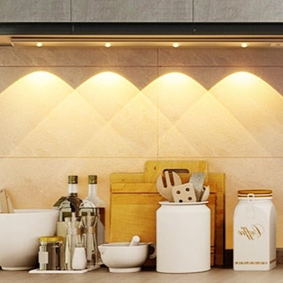 Royelux Rörelsesensor LED Skåplampa – Ultra-tunn, USB-laddningsbar och dimbar