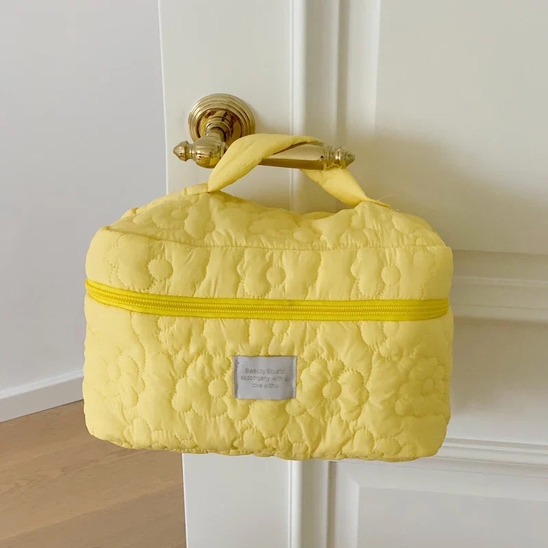 Carvallo Vadderad KosmetiskPåse i Bomull | MakeupPåse med Dragkedja för Damer | Resekulturpåse med Blommönster & Inre Fack