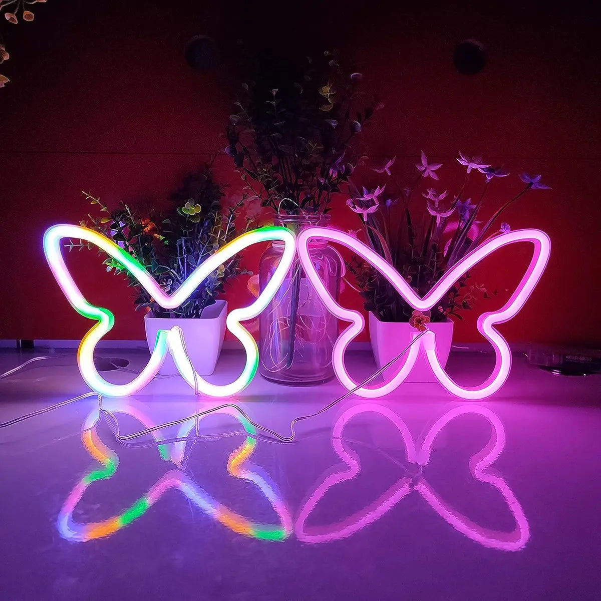 GlowWings - LED Fjärilslampa, Färgglad Neon Dekoration för Barnrum och Sovrum