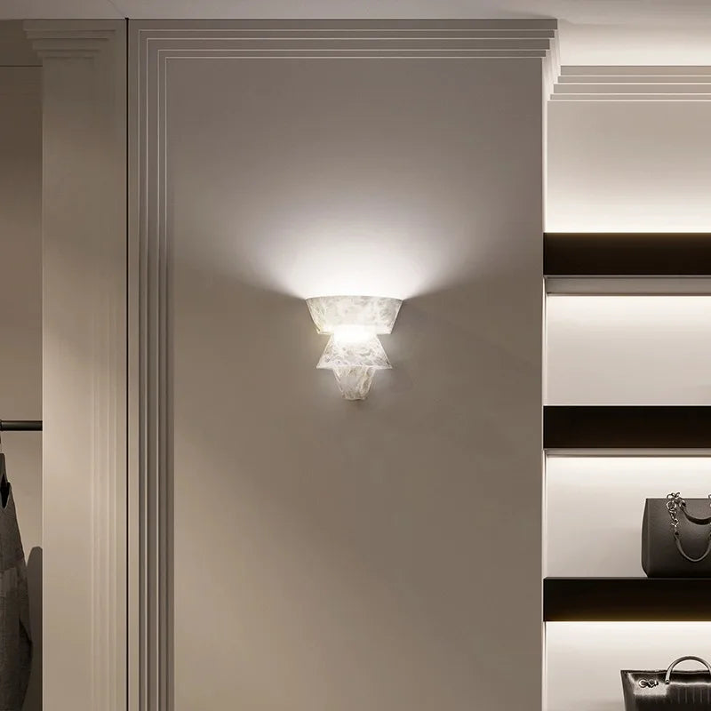 MarmorGlow - Minimalistisk Vägglampa i Natursten