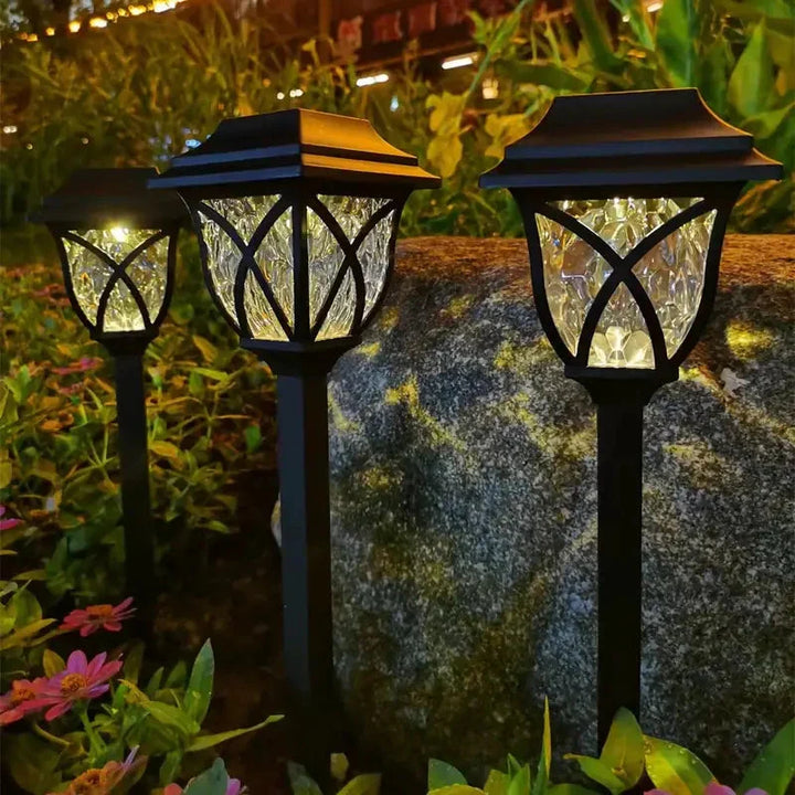 Solar Trädgårdbelysning med Naturlig Charm – Eleganta Lampor för Utomhusbruk