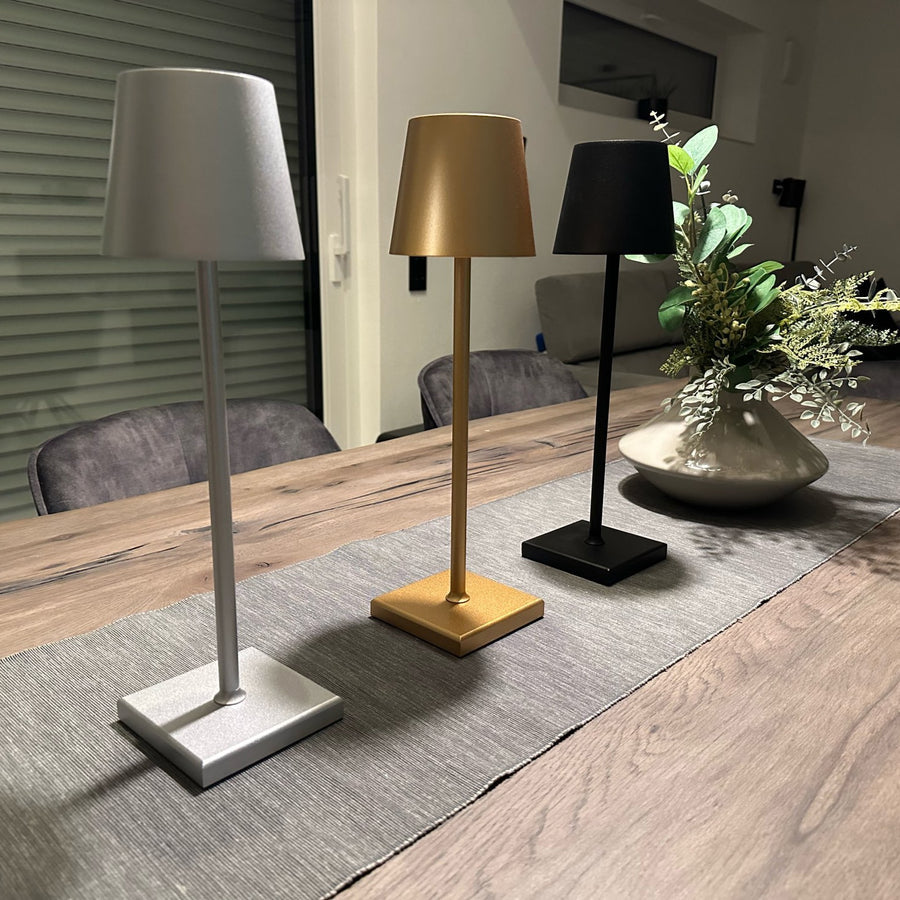 Aurora Luxe Bordslampa – Tidslös Elegans för Alla Interiörer