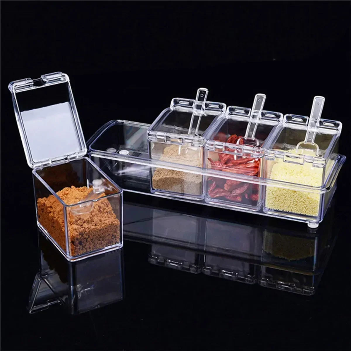 Carvallo ClearSpice Quadra | 4 fack med lock & skedar | Transparent | 23,5 × 9,5 × 8,5 cm | För salt, socker & kryddor