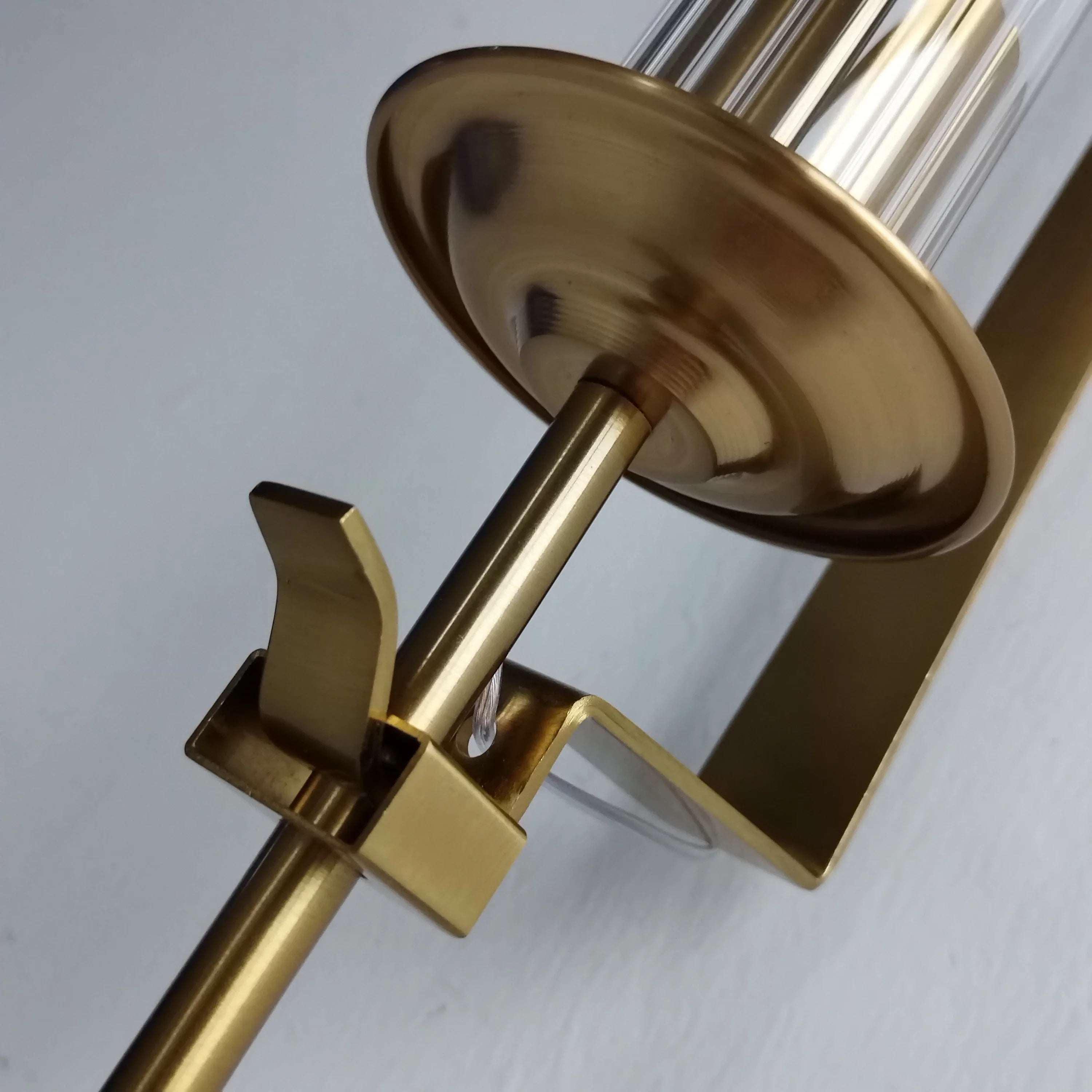 NordicRetro - Guld Vägglampa Med Glasrör