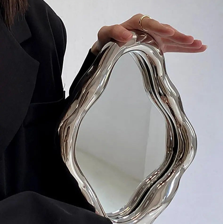 RetroLume - Snyggt oregelbundet sminkspegel med vintage charm och modern appell