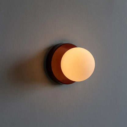 Vägglampa med glasglob Modern design
