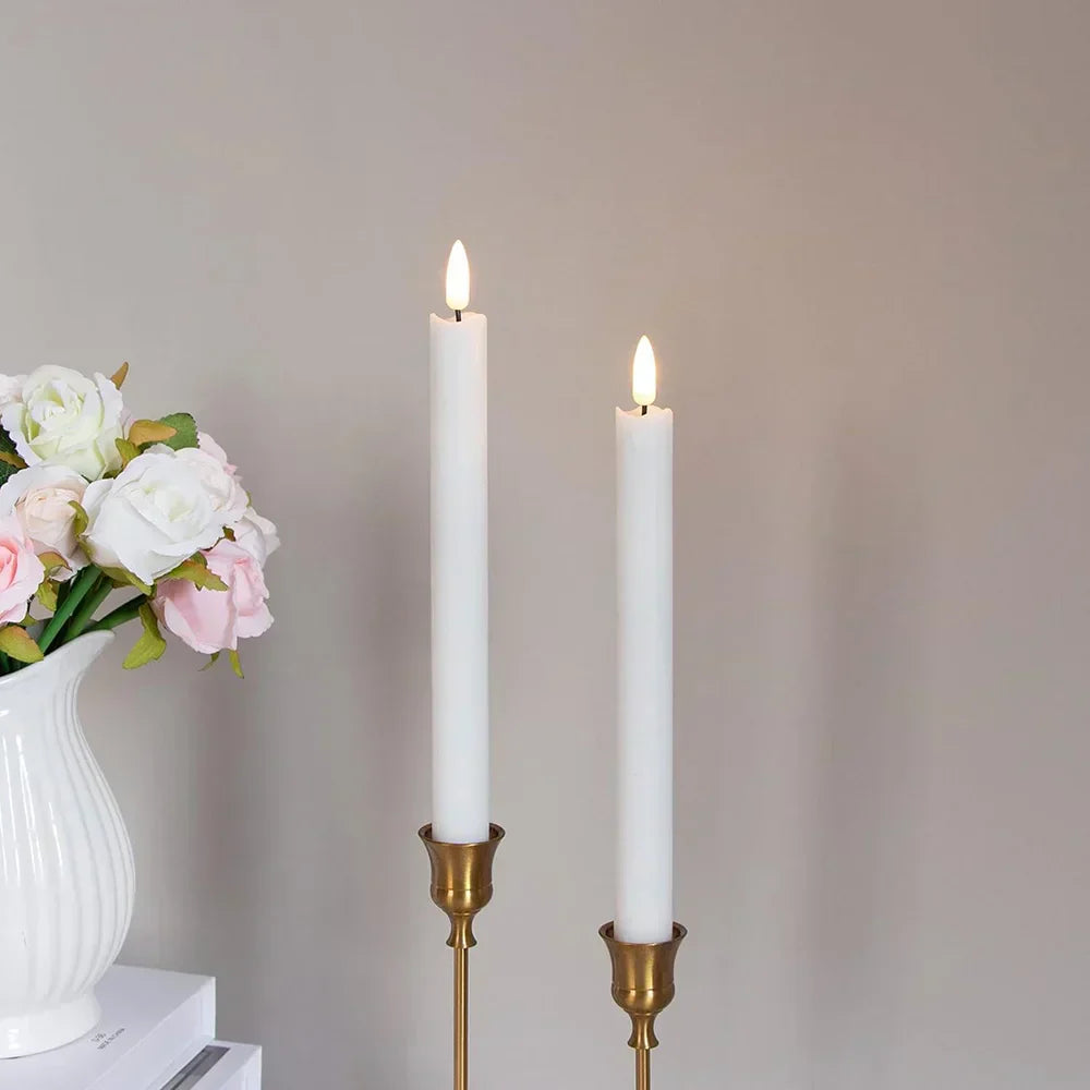 LED-ljus med realistisk flammeffekt