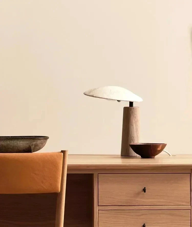 CalmAura - Retro Lampa med Naturlig Trästruktur
