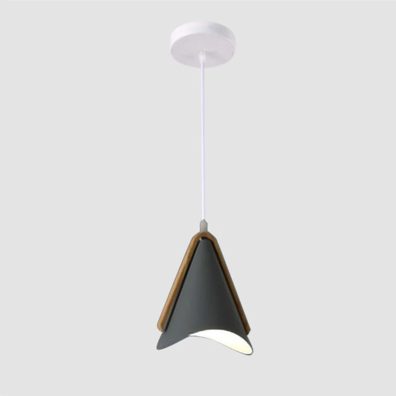 NovaLume – Modern taklampa med elegant, minimalistisk design och praktisk funktionalitet