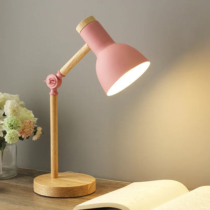 Träjusterbar Bordslampa | Nordisk Belysning