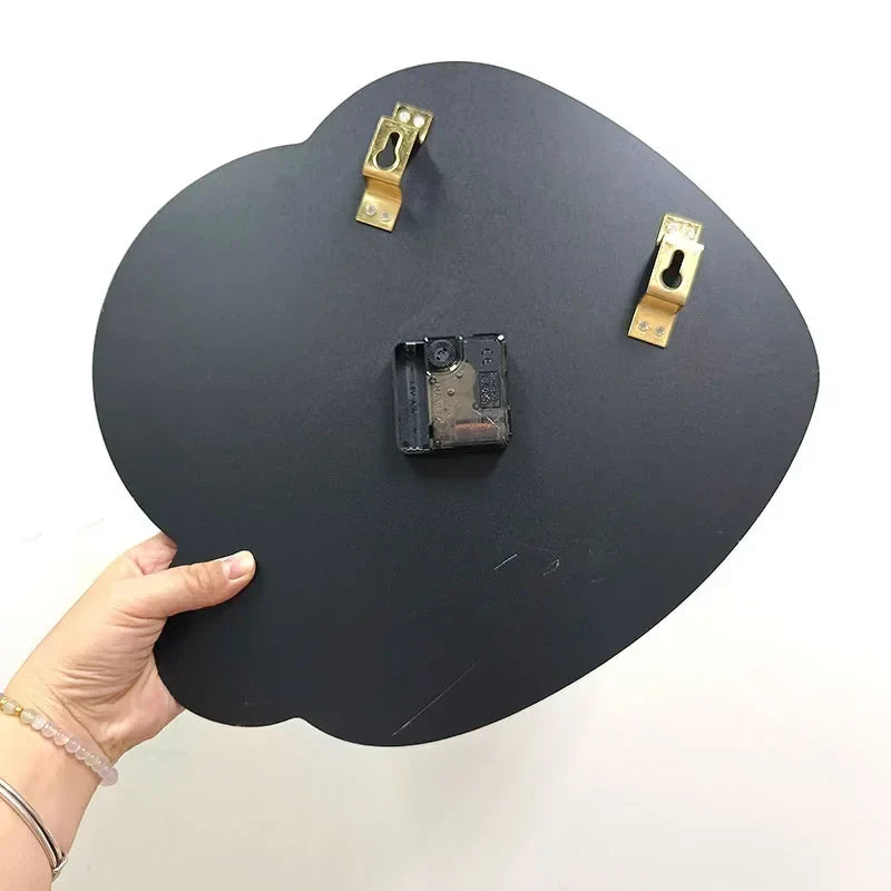 CreamWind - Modern Väggklocka med Tyst Visare och Valfritt Ljus