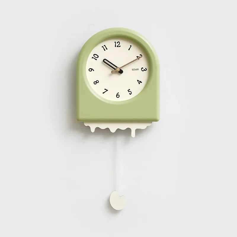 CremePendulum - Koreansk Stil Väggklocka med Modernt Design