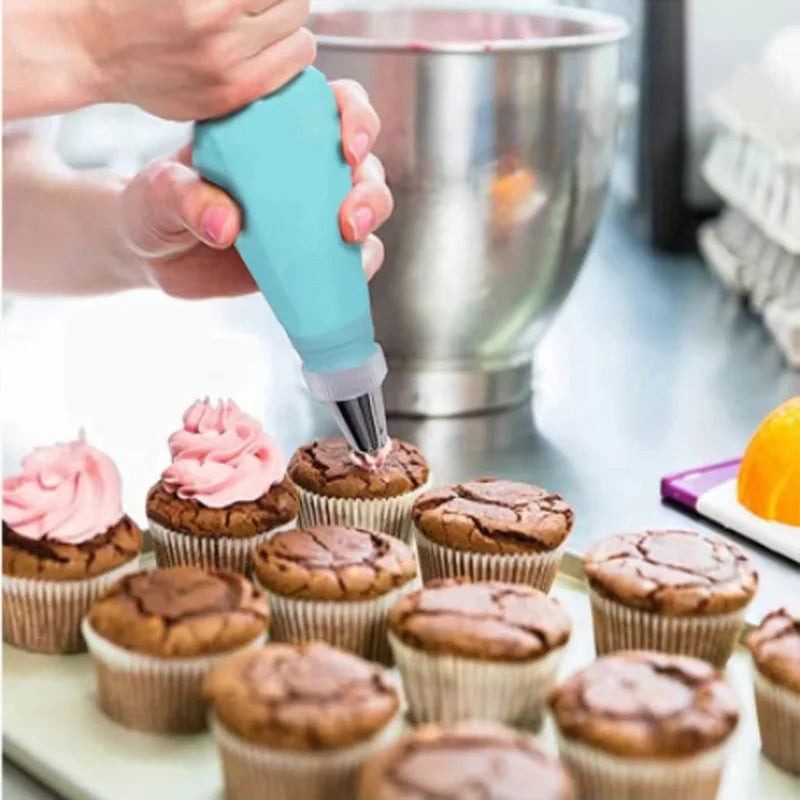 BakeDeko™ Spritsmunstycken-set | Återanvändbara silikon-spritzpåsar med rostfria munstycken | För tårtor, cupcakes och bakverk