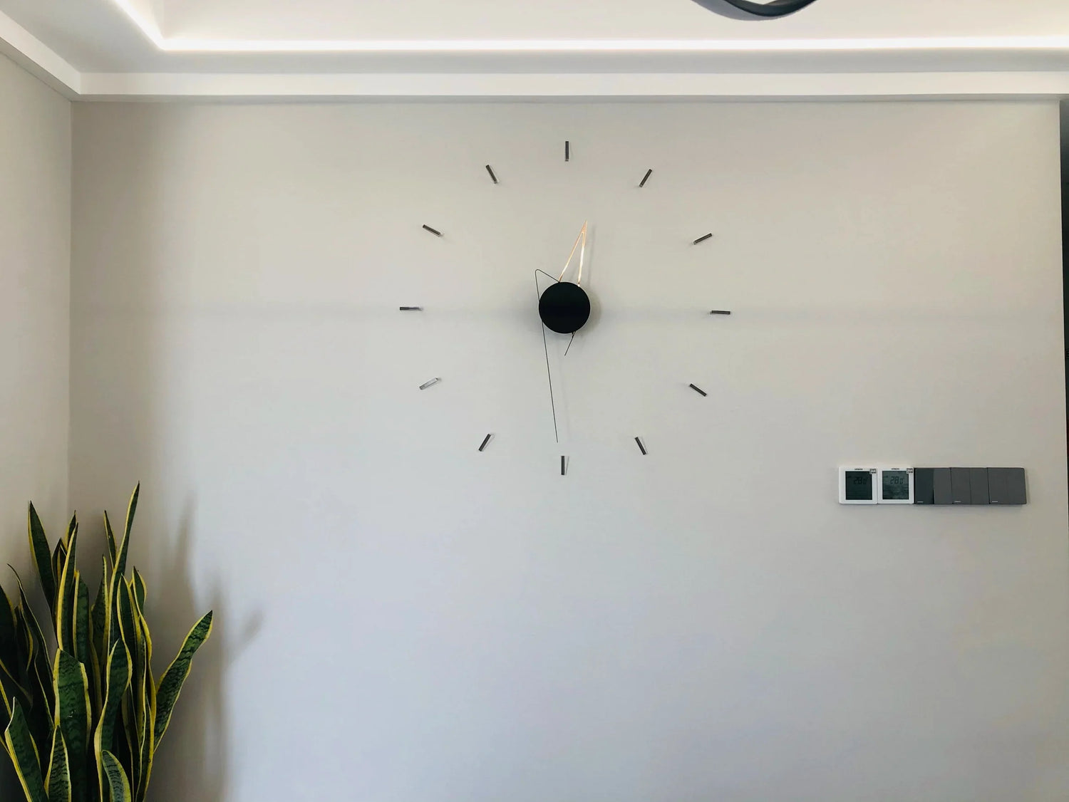 ModernArt - DIY Tyst Väggklocka för Minimalistisk Design