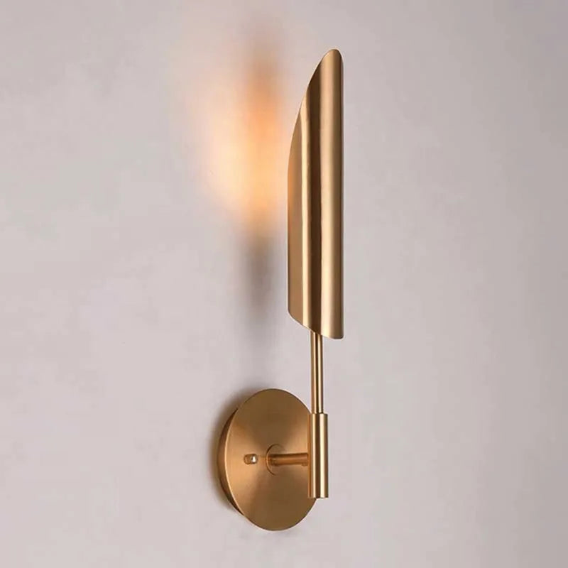 LuxeGlam - Gyllene Industriell Vägglampa för Hotell och Vardagsrum