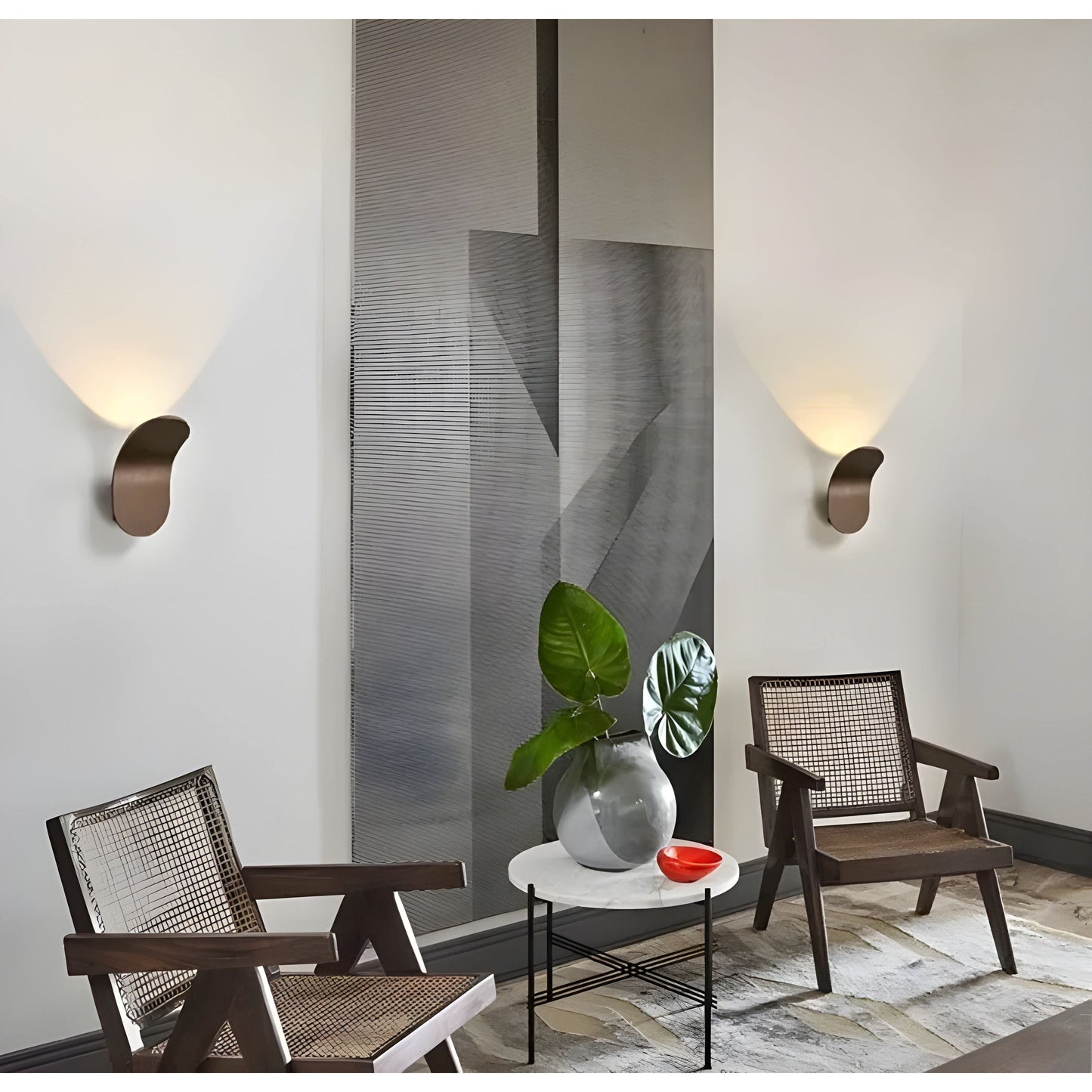 LED vägglampa med svängarm – Justerbar design för hall och vardagsrum