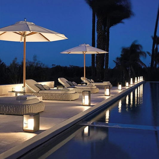 Modern solterrasslampa