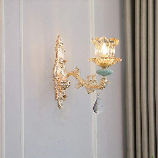 CrystalLuxe - Elegant Europeisk Kristall Vägglampa för Lyxiga Interiörer