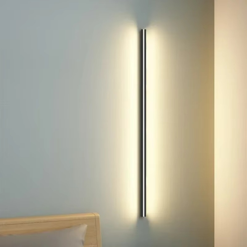 Minimal Light Bar – Nordisk LED Vägglampa i Aluminium