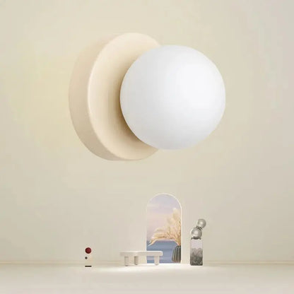 Vägglampa med glasglob Modern design
