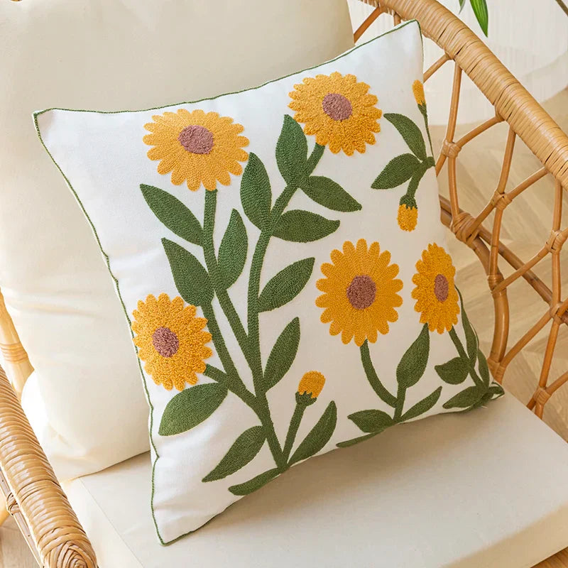 Carvallo – Bomullskuddeöverdrag med Fin Blomsterbroderi