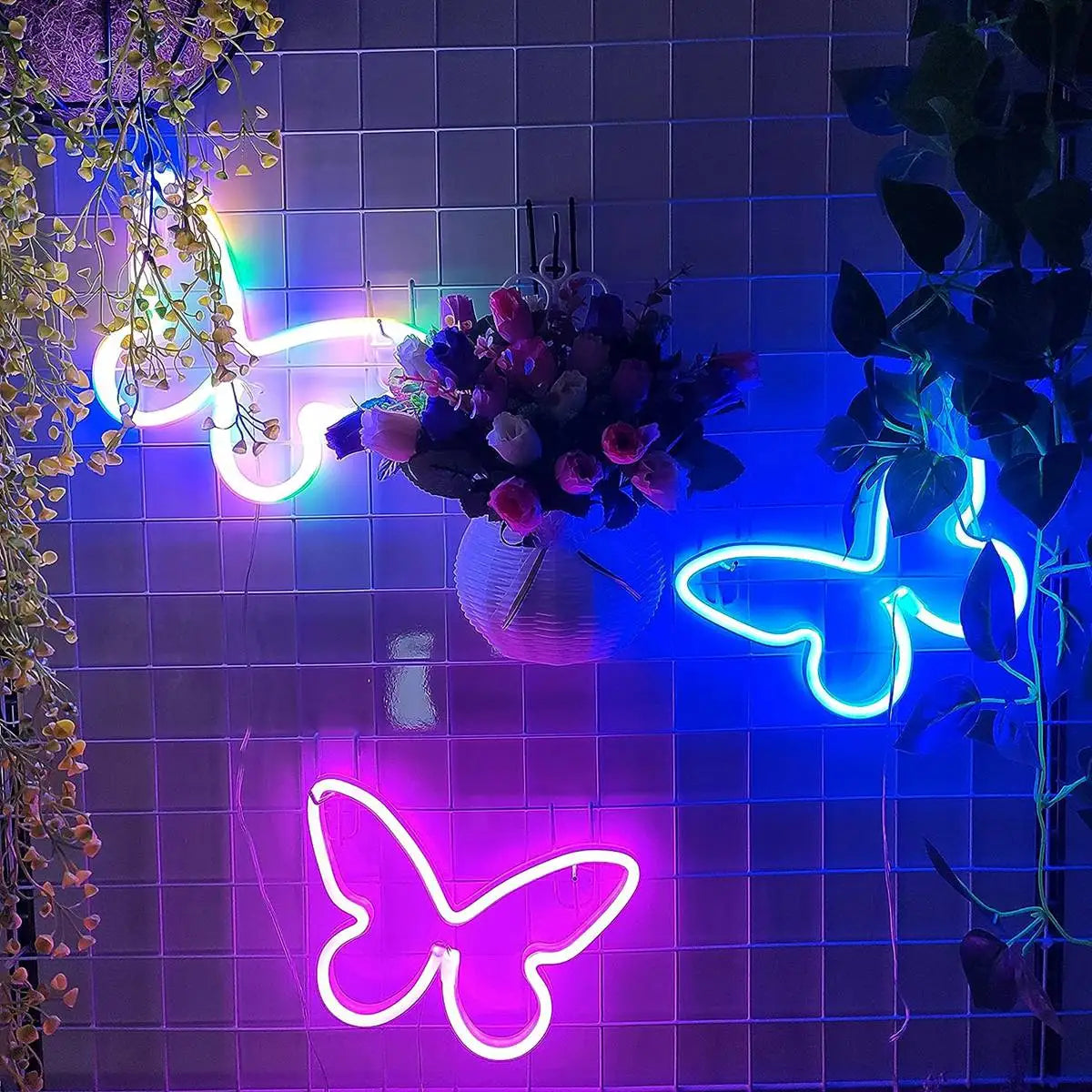 GlowWings - LED Fjärilslampa, Färgglad Neon Dekoration för Barnrum och Sovrum