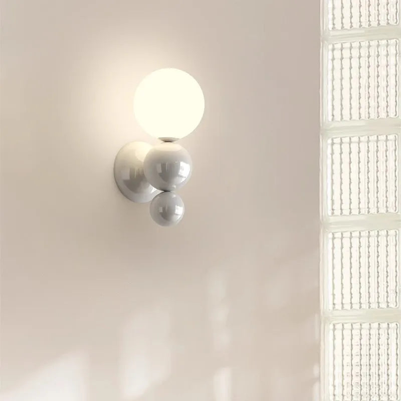 PearlGlow - Nordisk LED Vägglampa med Justerbart Färglys