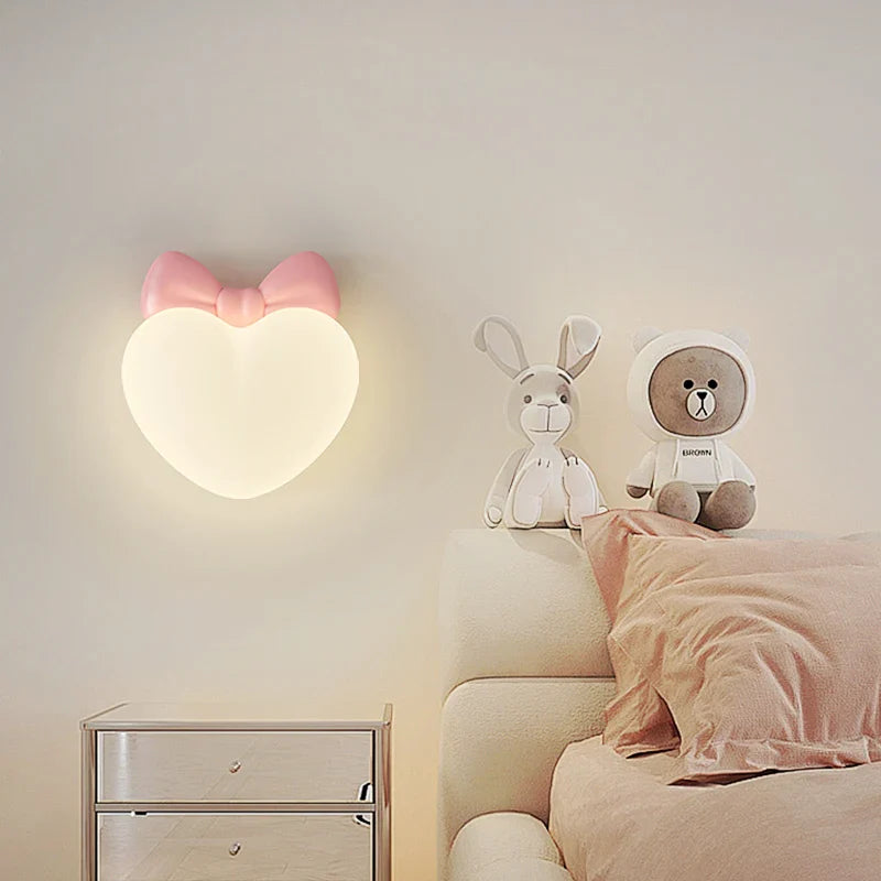 LoveLicht - Rosa Kronmoln Hjärtdesign LED Sänglampa
