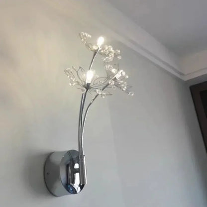 Lustrae | Modern vägglampa med kristallformad maskrosdesign
