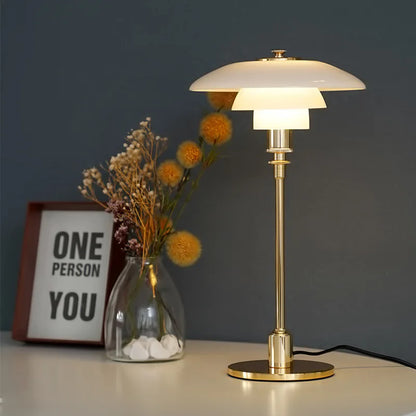 Aros Layer | Dimbar LED-bordslampa i skandinavisk Layer-design