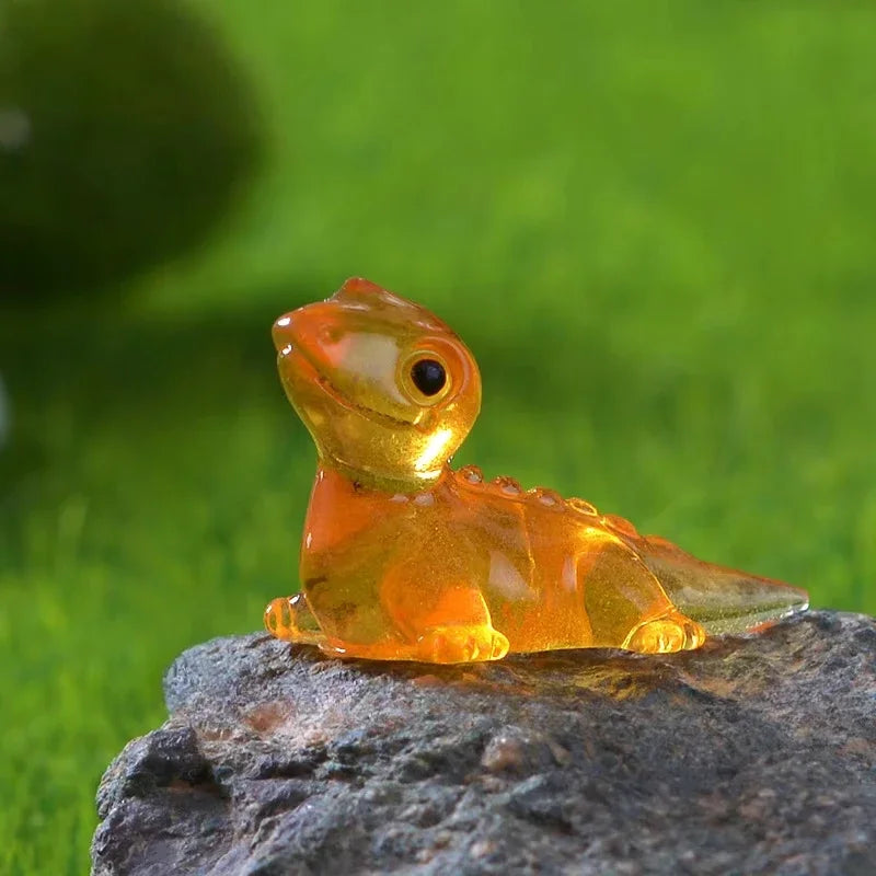 Carvallo Glow Lizard Set | 10-pack Luminescent Mini Lizards | Resin Figures for Terrarium, Fairy Garden & DIY Decor