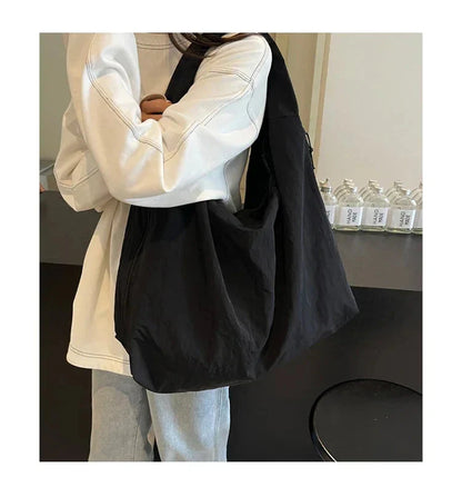 Praktisk och stilfull dam multifunktionshandväska