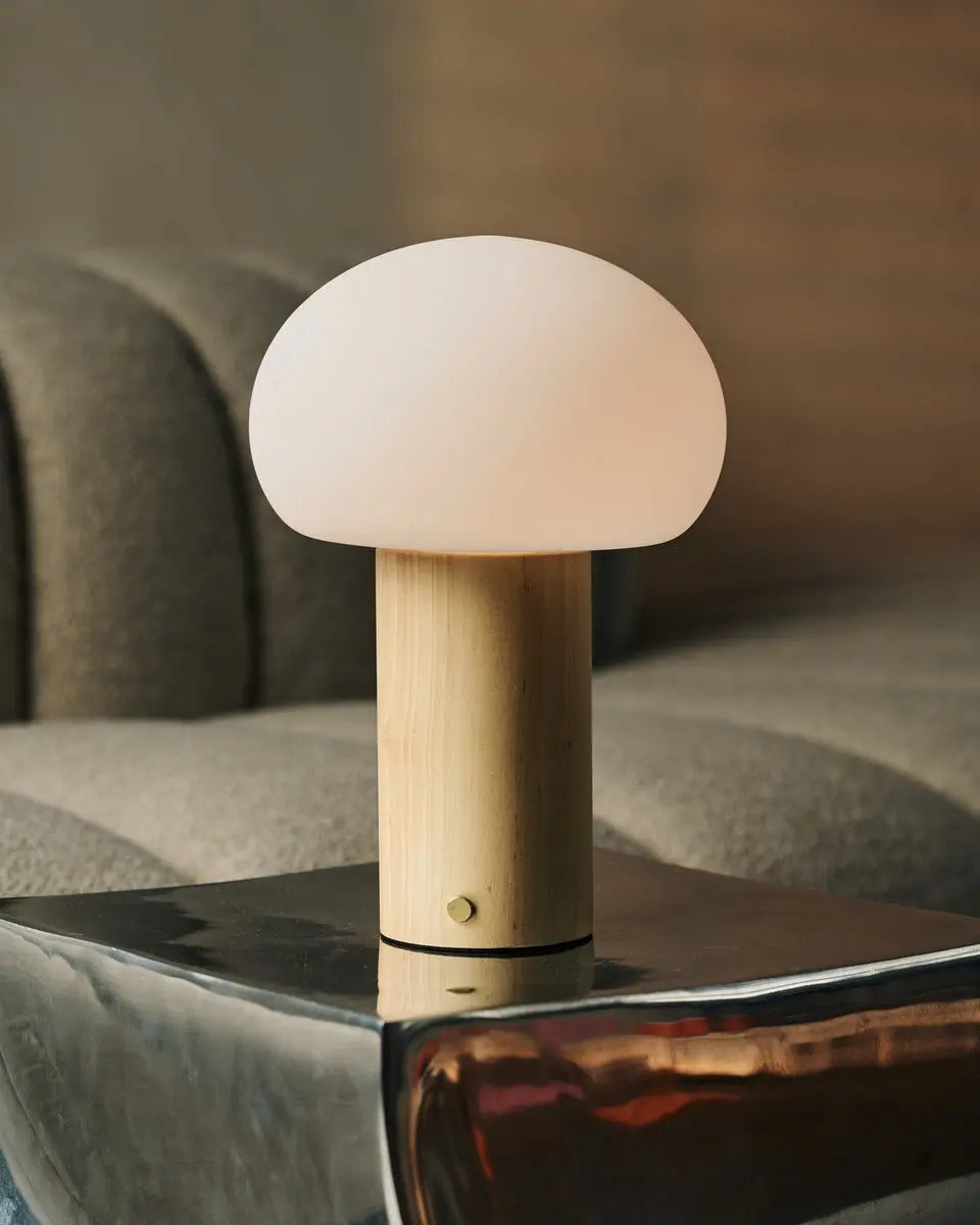 Lumari Senso | Dimbar bordslampa i trä och glas med batteri