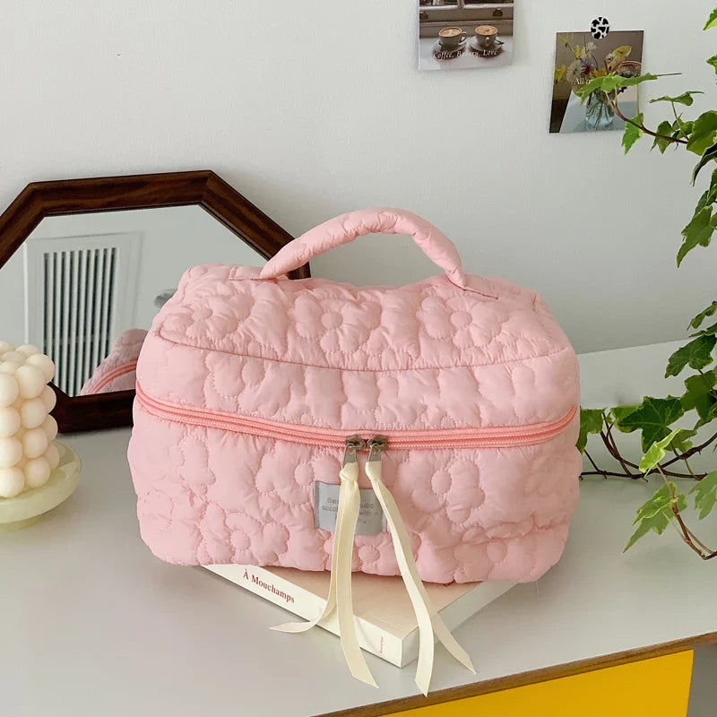 Carvallo Vadderad KosmetiskPåse i Bomull | MakeupPåse med Dragkedja för Damer | Resekulturpåse med Blommönster & Inre Fack