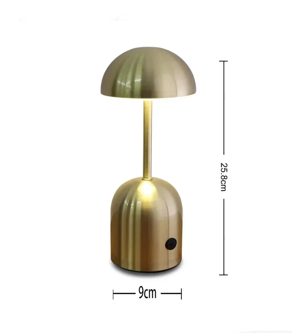 GlowLuxe - Bärbar Dimbar Bordslampa – LED Metalldesign för Stämningsfull Belysning