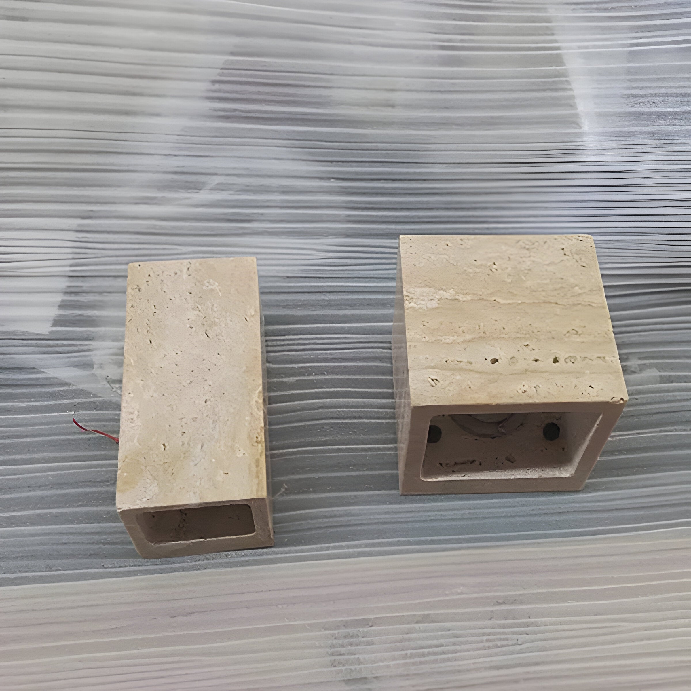 ScandiStone Light – Rektangulär Travertin LED Vägglampa