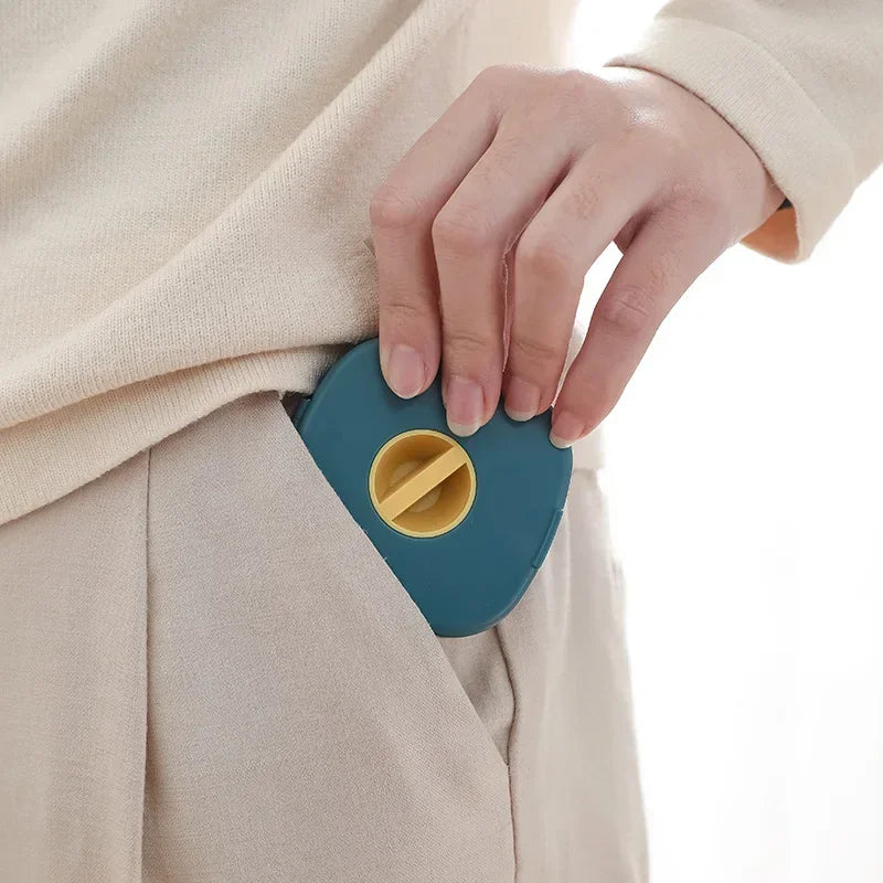 Carvallo Kabelaufwickler mit Drehmechanismus | Tragbare Kabelbox & Handyhalter | Für Kopfhörer, Maus- & Ladekabel