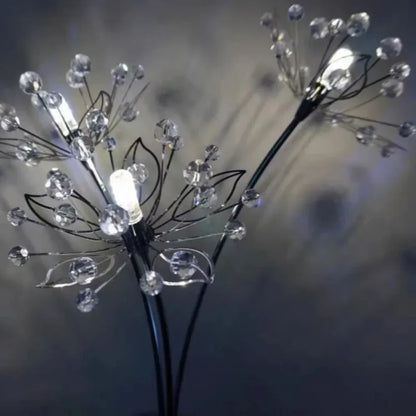 Lustrae | Modern vägglampa med kristallformad maskrosdesign