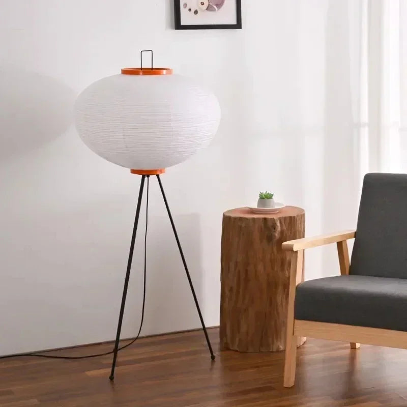 Sōra 9A | Handgjord golvlampa med trästruktur