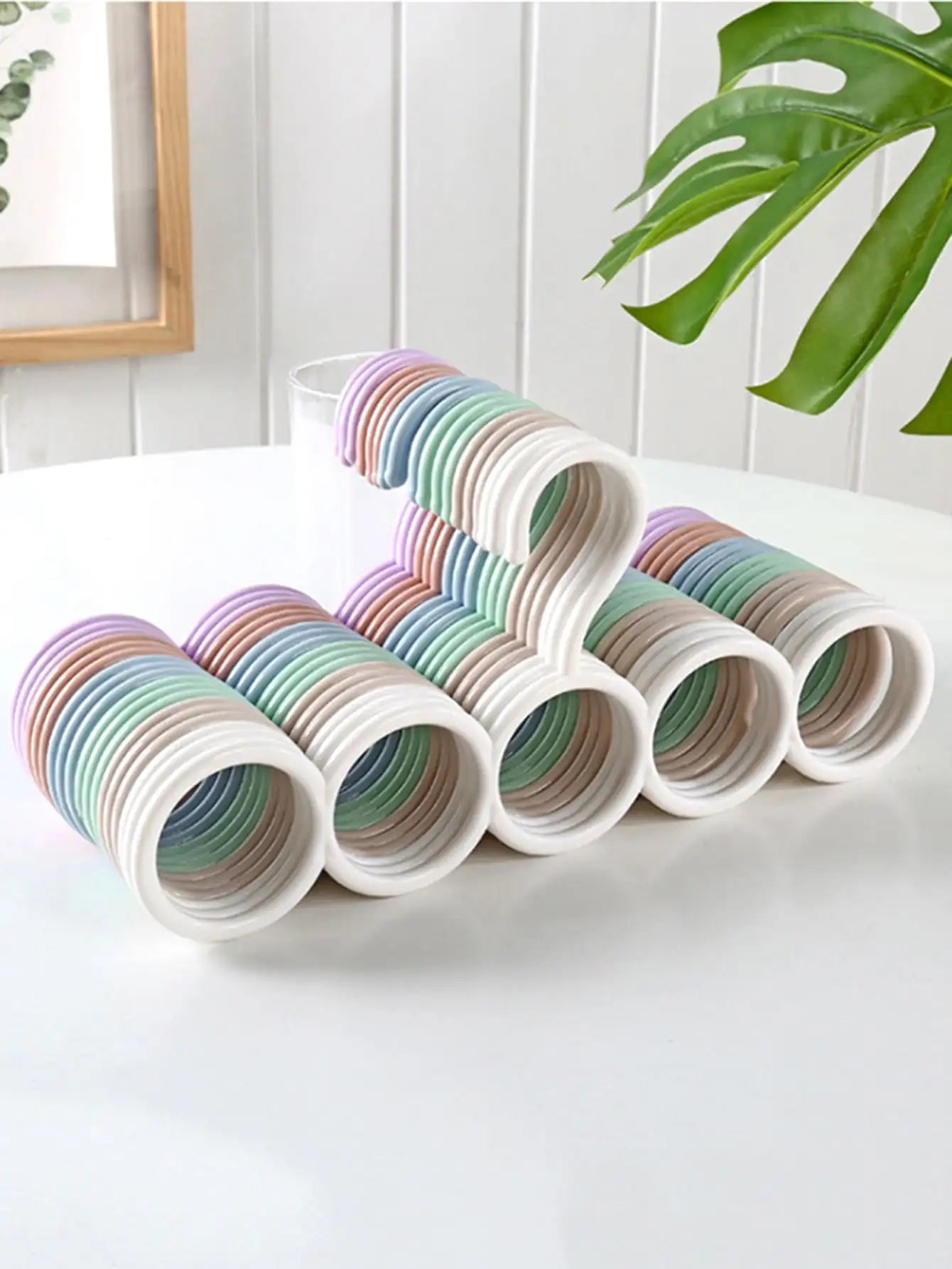 Carvallo Multifunktionell klädhängare | Stabil byx- och sjalhänger i plast | Utrymmessparande & Robust – 1 styck