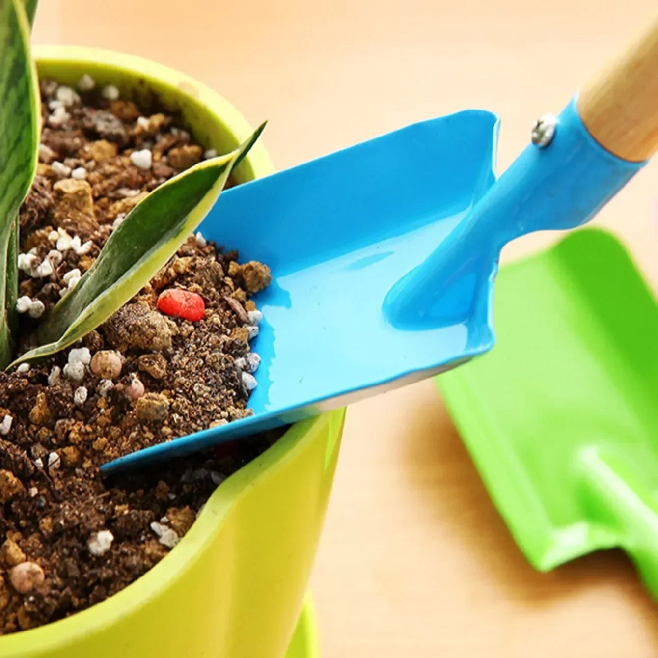 Carvallo Handspade med trähandtag | Lätt & Stabil | Ergonomisk för lätt grävning – 1 styck