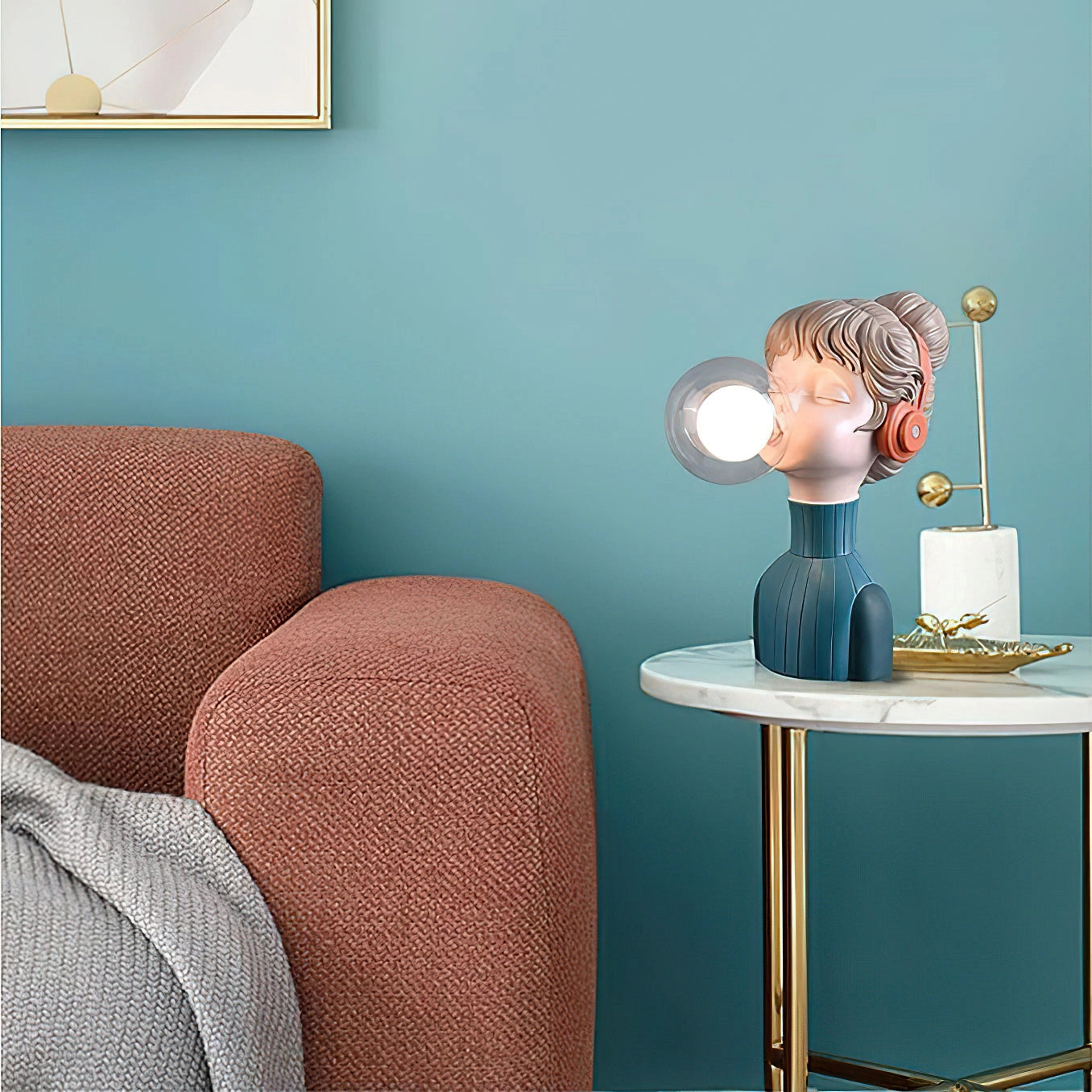 Exklusiv Bubble Gum Girl LED-lampa - Unik dekorativ belysning för moderna interiörer