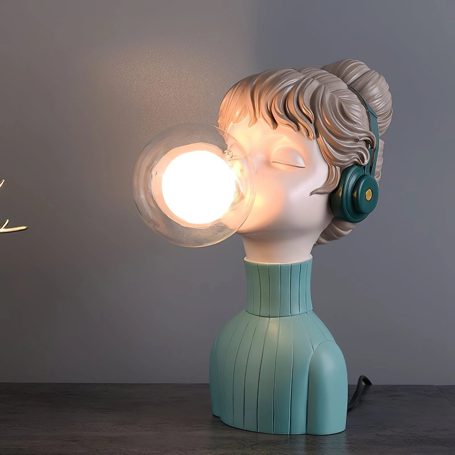 Exklusiv Bubble Gum Girl LED-lampa - Unik dekorativ belysning för moderna interiörer