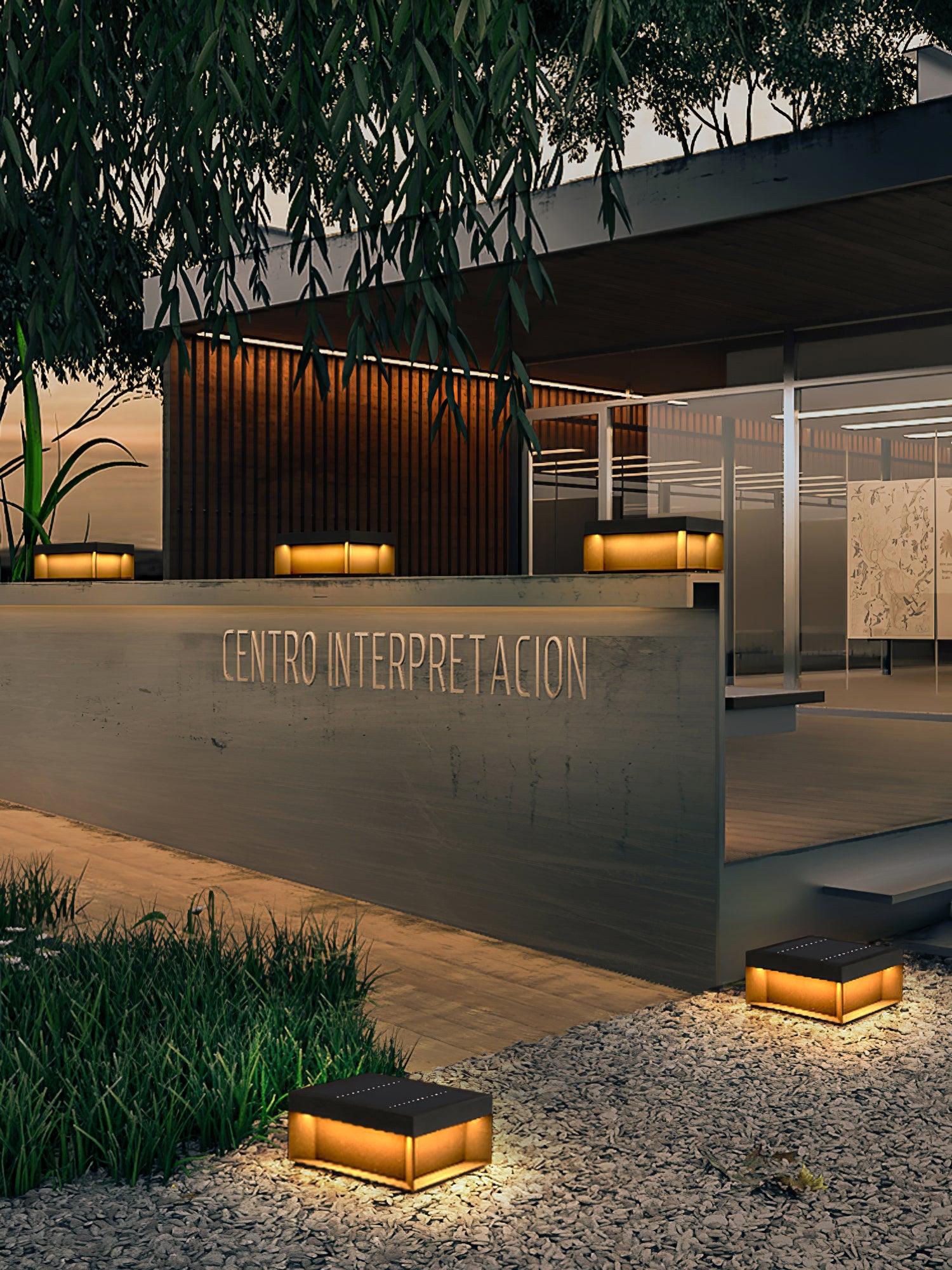 Matt svart ram sol utomhus postlampa