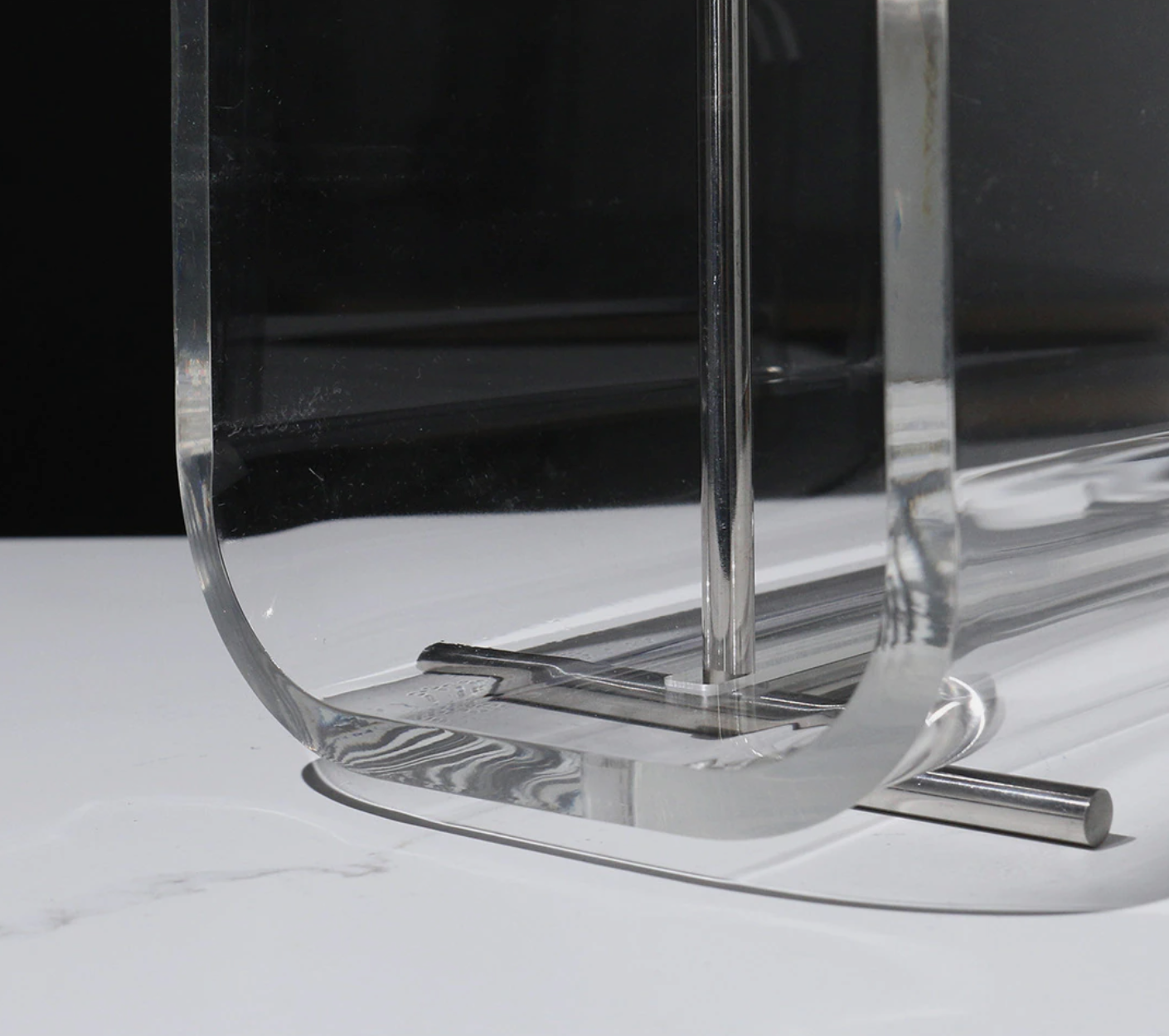 Carvallo – Transparent Akryl Magasinställ & Bärbar Bokhylla