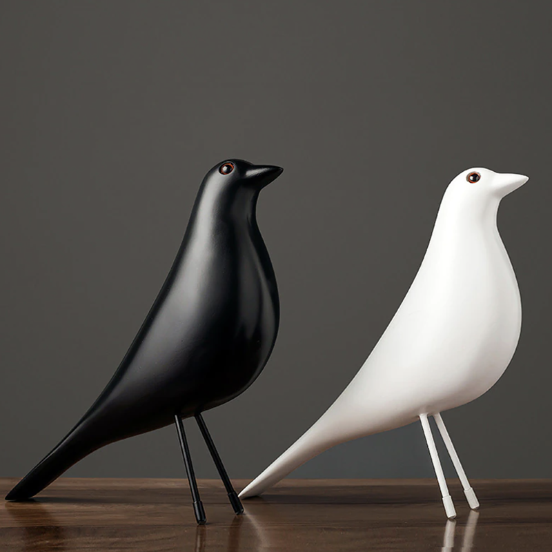 Scandi House Bird – Nordisk Dekorativ Figur i Svart eller Vitt