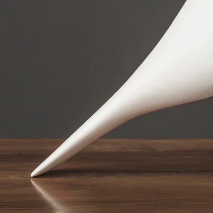 Scandi House Bird – Nordisk Dekorativ Figur i Svart eller Vitt