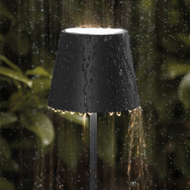 Lång bordslampa med dimbar belysning