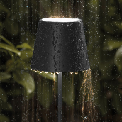 Lång bordslampa med dimbar belysning